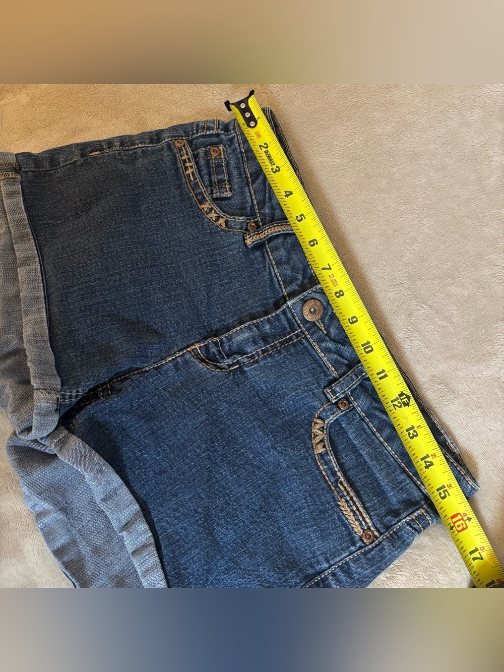 Y2K Mudd Blue cuffed -Hem Denim Shorts Size 14 1/2 - Picture 5 of 6